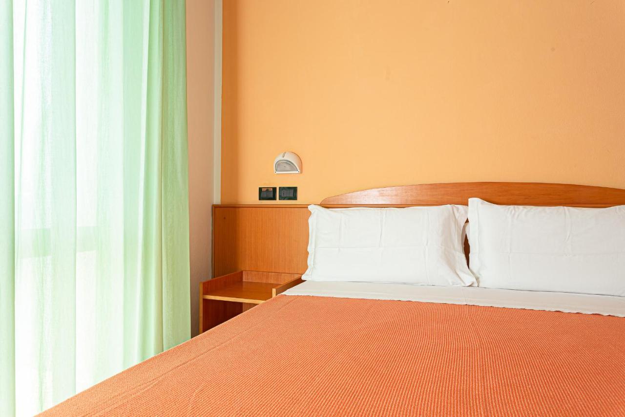 Little Hotel Cesenatico Buitenkant foto